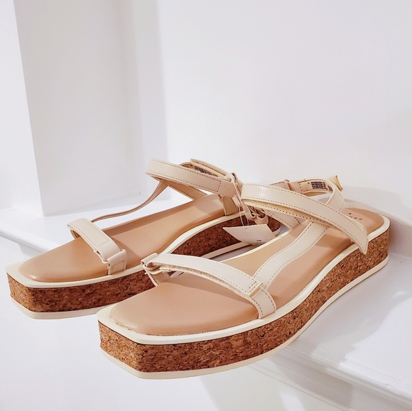 Sandals - Picture 5 of 5